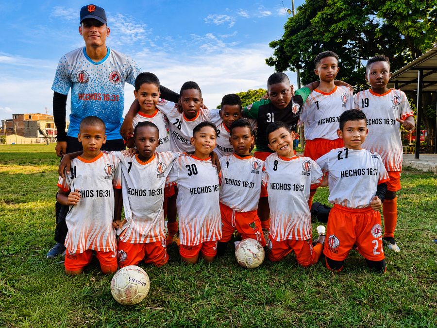Sub-11 naranja y blanca