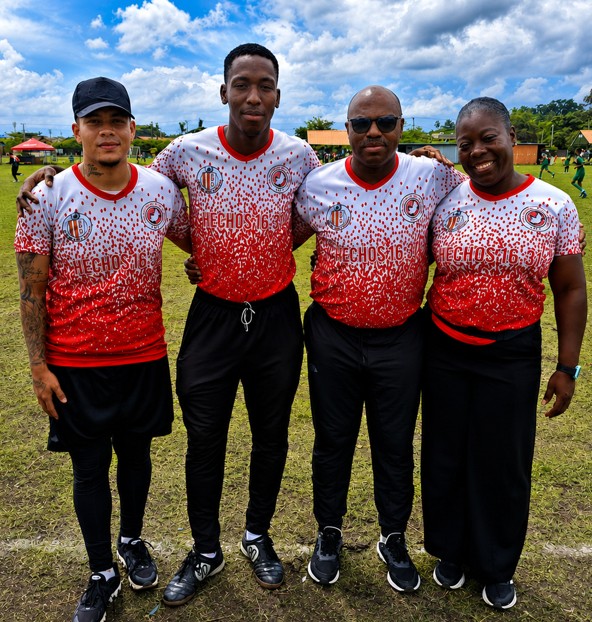 Cuerpo técnico de CD Glorias del Mañana en la cancha